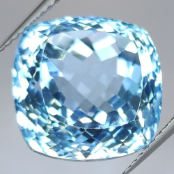 20.93ct Topaze Bleu Taille Coussin