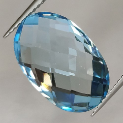 8.83ct Topacio Azul Talla Ovalada Doble Damero