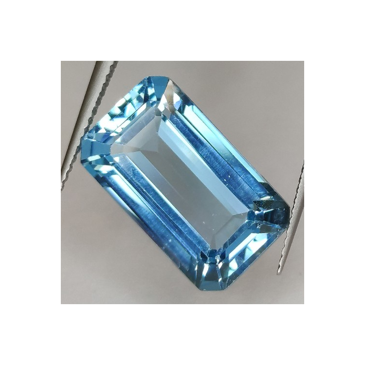 14.16ct Topaze Bleu Taille Émeraude