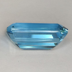 14.16ct Topaze Bleu Taille Émeraude