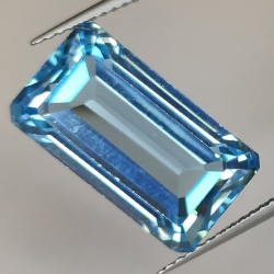 16.80ct Topaze Bleu Taille Émeraude