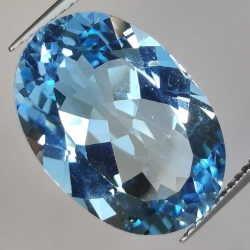 16.14ct Topazio Blu in Facetatto Ovale