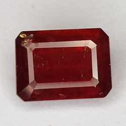 2.40ct Rubino taglio smeraldo 8x6mm