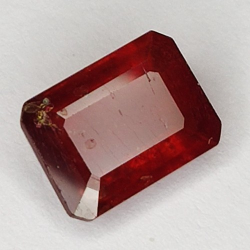 2.40ct Rubino taglio smeraldo 8x6mm