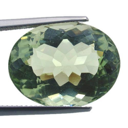 Améthyste prasiolite verte 19,62 ct, taille ovale 20,4 x 15,7 mm