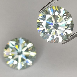 2,67 ct Moissanit im Rundschliff, ca. 7 mm