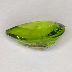 Gem gemstone GREEN PERIDOT fantasy Faceted 2.93ct. 11x9mm.