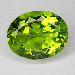 Gem gemstone GREEN PERIDOT Oval Faceted 3.82ct. 10x8mm.