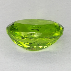 Gem gemstone GREEN PERIDOT Oval Faceted 3.82ct. 10x8mm.