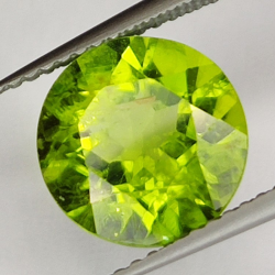 Edelstenen GROEN PERIDOT RONDE FACET 4.40ct. 4mm. 15st.