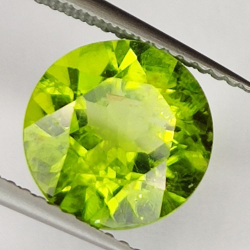 Edelstenen GROEN PERIDOT RONDE FACET 4.40ct. 4mm. 15st.