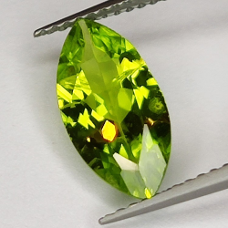 Gem PERIDOT VERT taille Marquisa de  2.51ct. 13x6mm