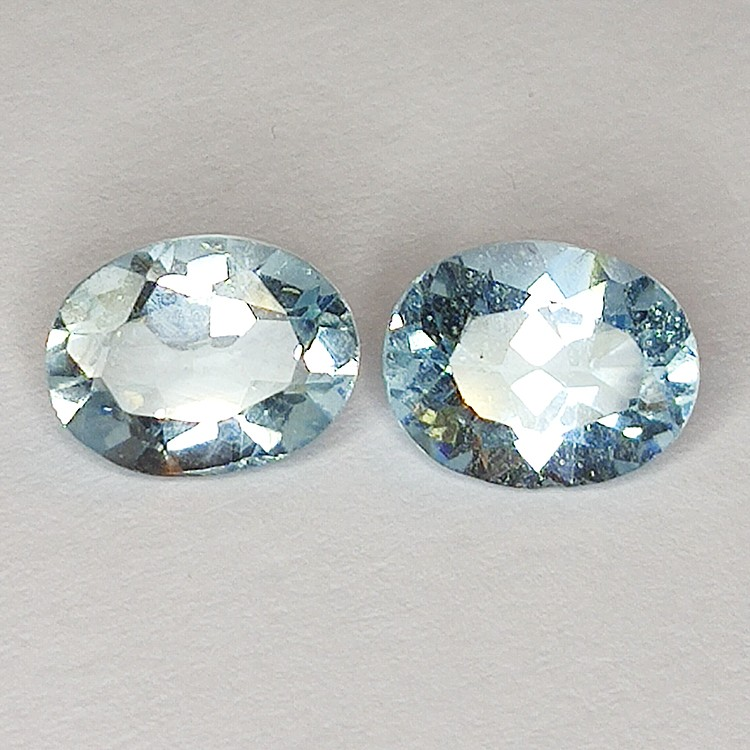 Gems gemstone BLUE TOPAZ OVAL FACETED 4,45ct. 7X9mm.