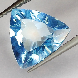 Gemme di TOPAZIO BLU in SFACCETTATO TRILLION di  3.54ct. 10.3 X 10.4 mm.