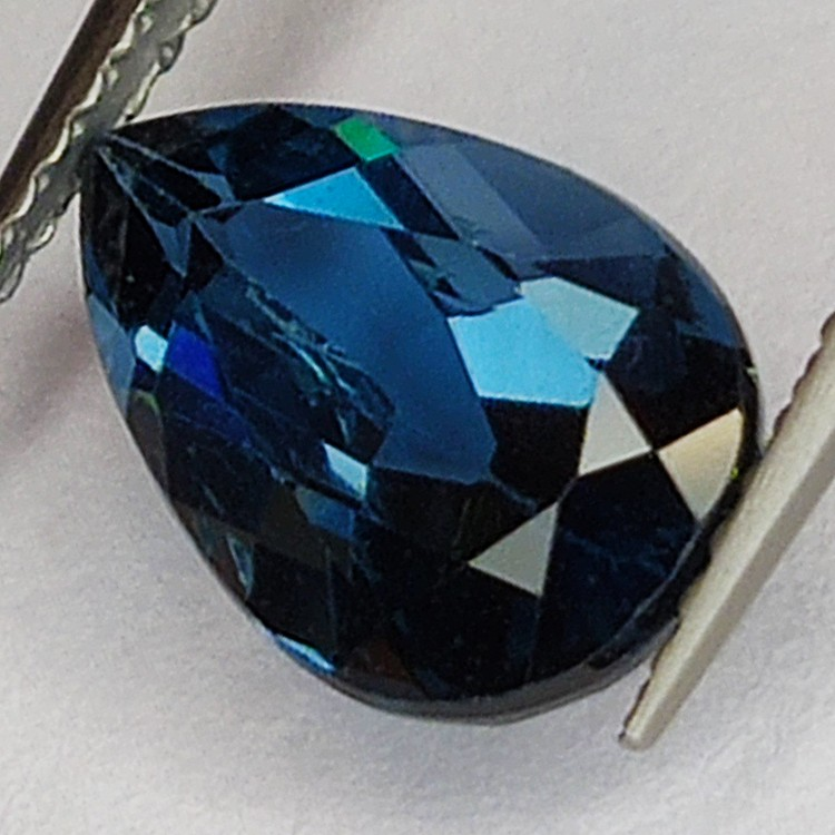 Gemas de TOPACIO AZUL en TALLA FANTASIA de 3.22ct. 7X10mm.