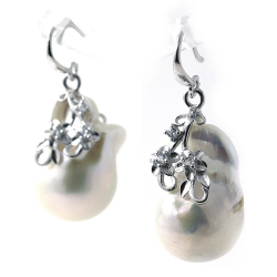 Earrings of Baroque Pearl and 925 Sterling Silver