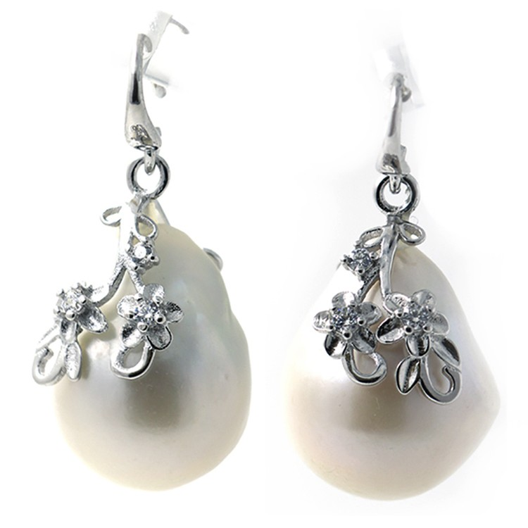 Earrings of Baroque Pearl and 925 Sterling Silver