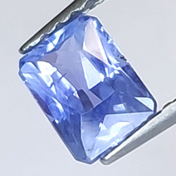 0.72ct Saphir Smaragd-Schnitt