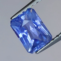 0.72ct Saphir Smaragd-Schnitt