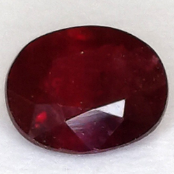 0.77ct Rubí Talla Oval