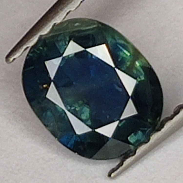 Saphir bleu 1,12 ct taille ovale 6,8x5,5 mm