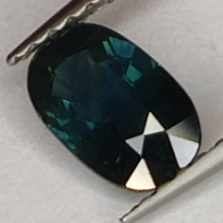 0,91 ct blauer Saphir, Ovalschliff 7,0 x 4,5 mm