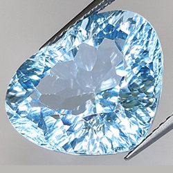 13.85ct Schweizer Blau Topas Herz Millenium Schnitt