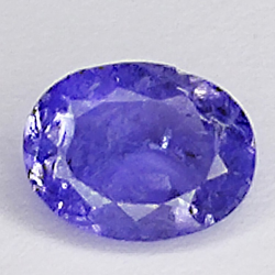 0,90 ct. Tansanit im Ovalschliff, 7,14 x 5,40 mm