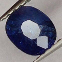 0,75 ct. Oval geschnittener Saphir 5.82x4.88mm