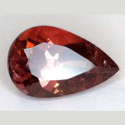 4,66 ct roter Turmalin im Birnenschliff, 13,72 x 8,82 mm