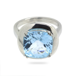 Blue Topaz & 925 Sterling Silver Ring