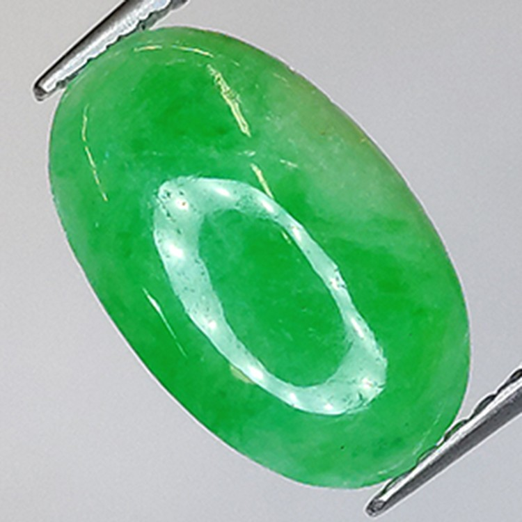 1.82ct Jade impérial Taille Cabochon Ovale