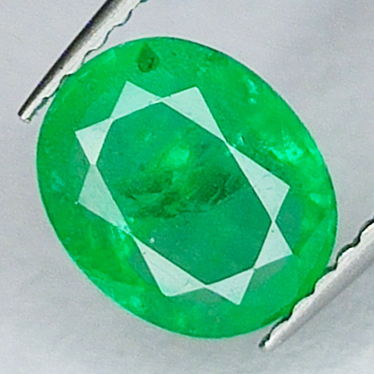 1.42ct Esmeralda Talla Oval 8.21x6.74mm