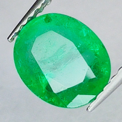 1.42ct Esmeralda Talla Oval 8.21x6.74mm