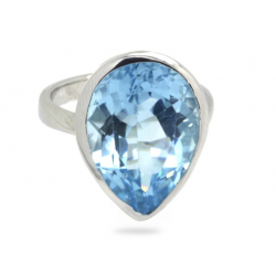 Blue Topaz & 925 Sterling Silver Ring