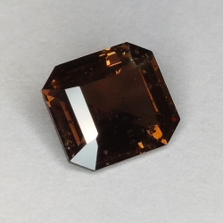 2.74ct Zaffiro marrone taglia Smeraldo