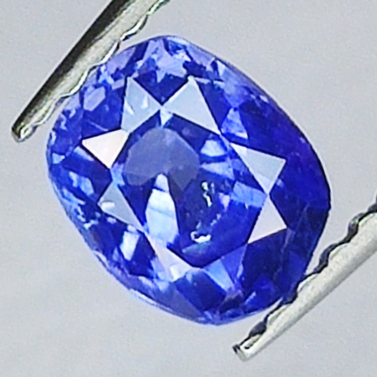 0.97ct Sapphire Cushion Cut