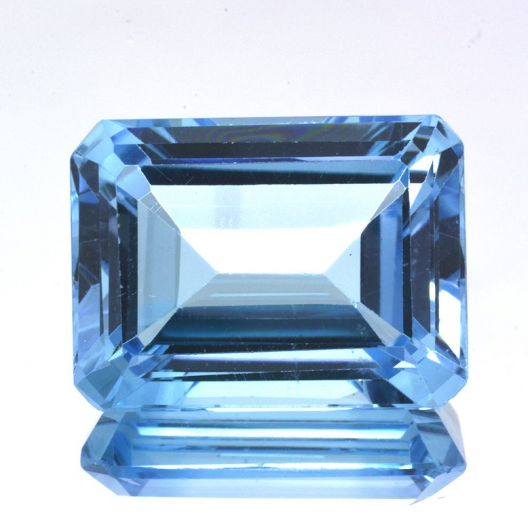 29,33ct Swiss BlueTopaz Emeral Cut