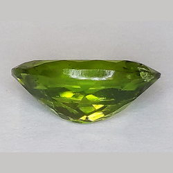 3.11ct Peridot Oval Schnitt