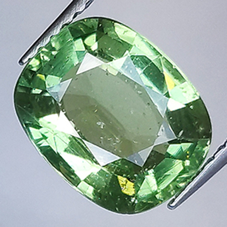 3.07ct Apatite Vert Taille Coussin