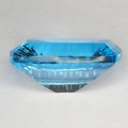 Topazio blu da 11,96 ct con taglio a cuscino Millennium