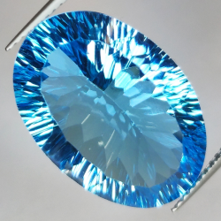 19,76 ct topaze bleue taille ovale millénaire 21 x 14,7 mm