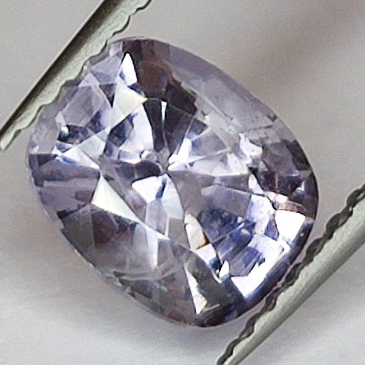 Coussin Spinelle Violet 1.52ct coupé 7x6mm