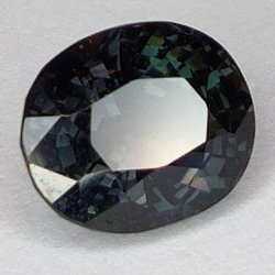 2.13ct Grüner Spinell ovaler Schnitt 8x6mm