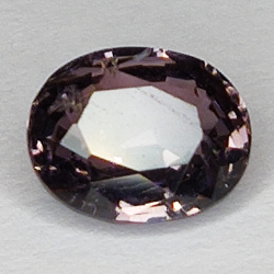 1,62 ct Pink Spinell oval geschnitten 7,76 x 6,27 mm