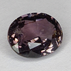 1,62 ct Pink Spinell oval geschnitten 7,76 x 6,27 mm