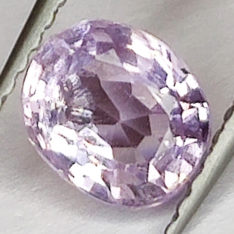 0.94ct Espinela Rosa talla oval 6.52X5.46mm