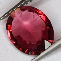 1,12ct Rubelit-Turmalin oval geschnitten 9x7mm