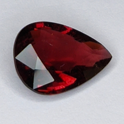 2,24 ct Tormalina Rubelite taglio pera, 11 x 8 mm