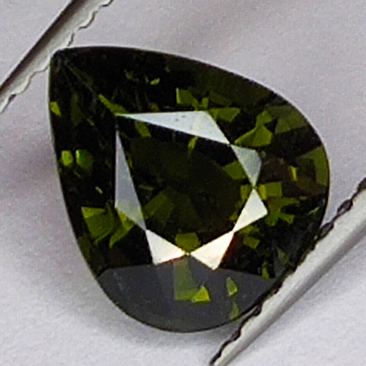 1,81ct Tourmaline Verdélite coupé poire 9x7mm